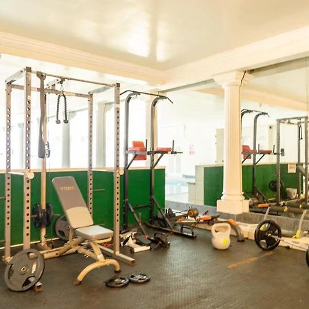 Central Bright 3 Bed Flat With Pool & Parking EDI Buitenkant foto