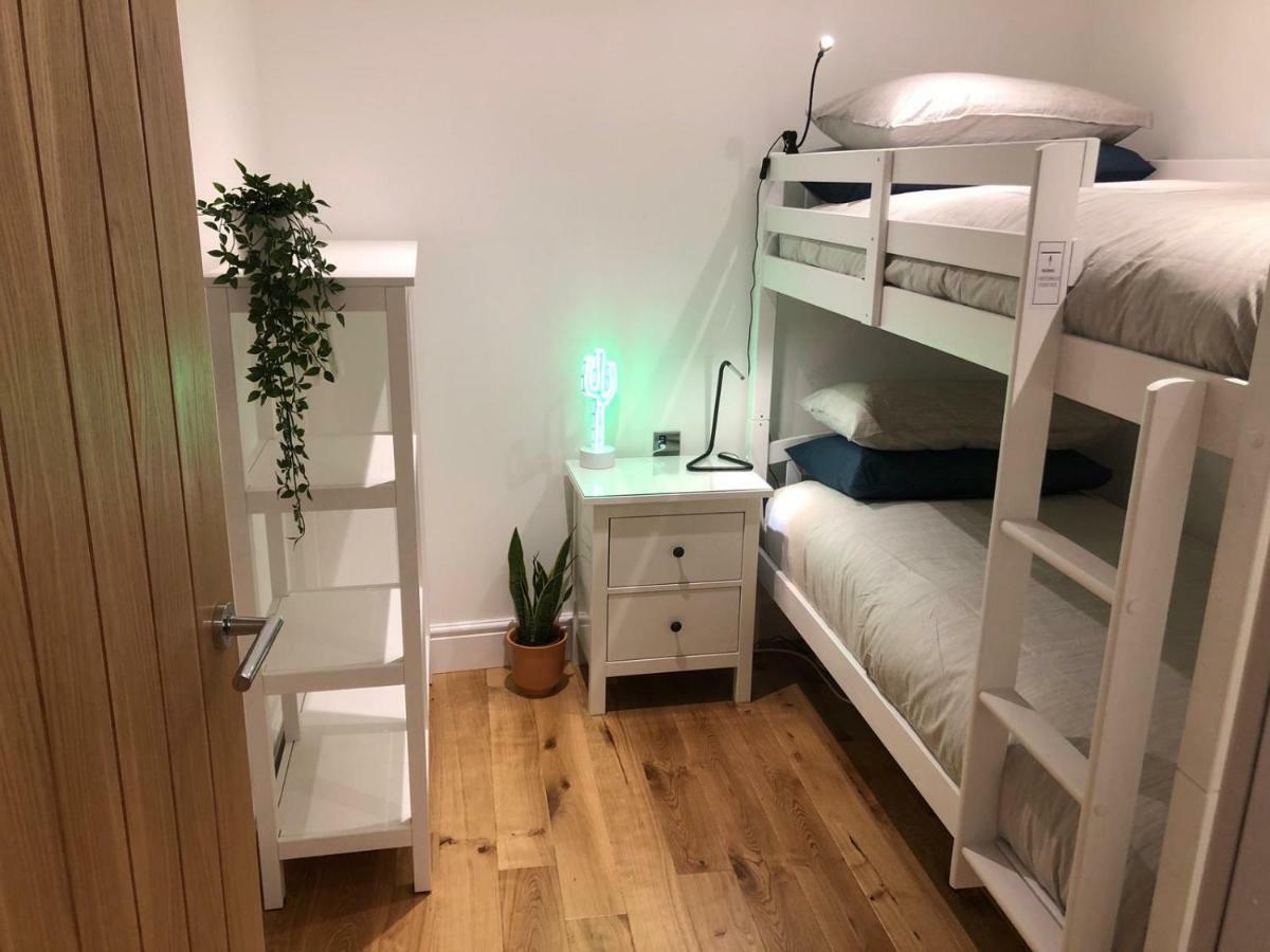 Central Bright 3 Bed Flat With Pool & Parking EDI Buitenkant foto