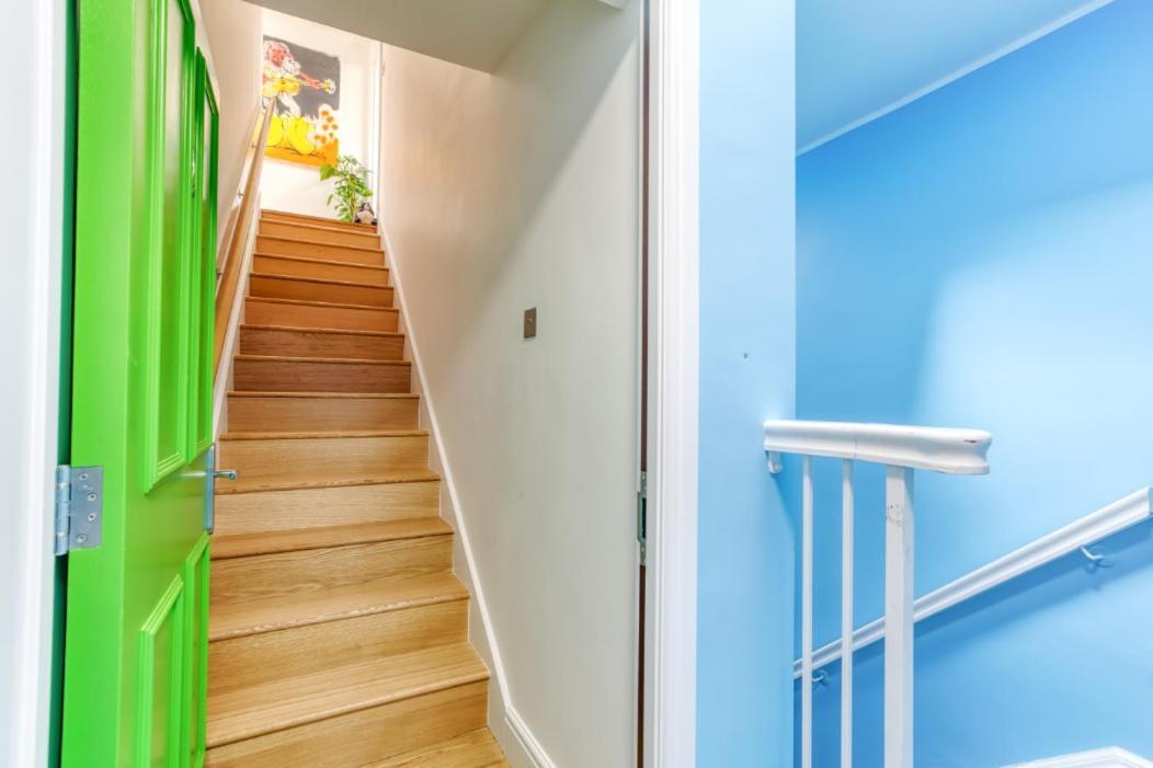 Central Bright 3 Bed Flat With Pool & Parking EDI Buitenkant foto