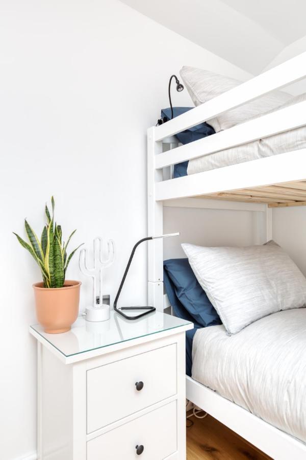 Central Bright 3 Bed Flat With Pool & Parking EDI Buitenkant foto