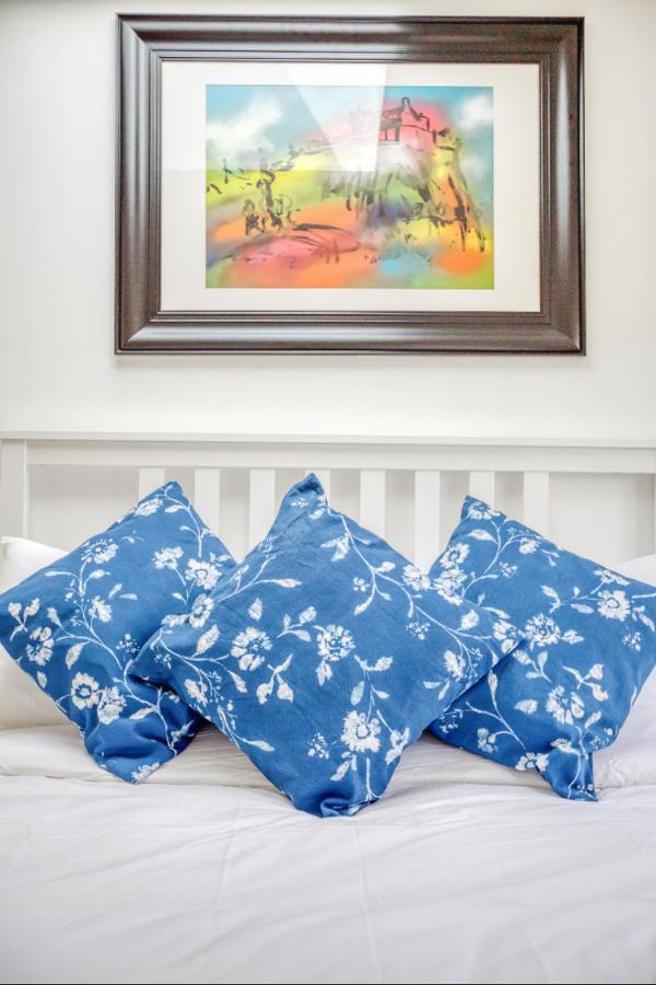 Central Bright 3 Bed Flat With Pool & Parking EDI Buitenkant foto