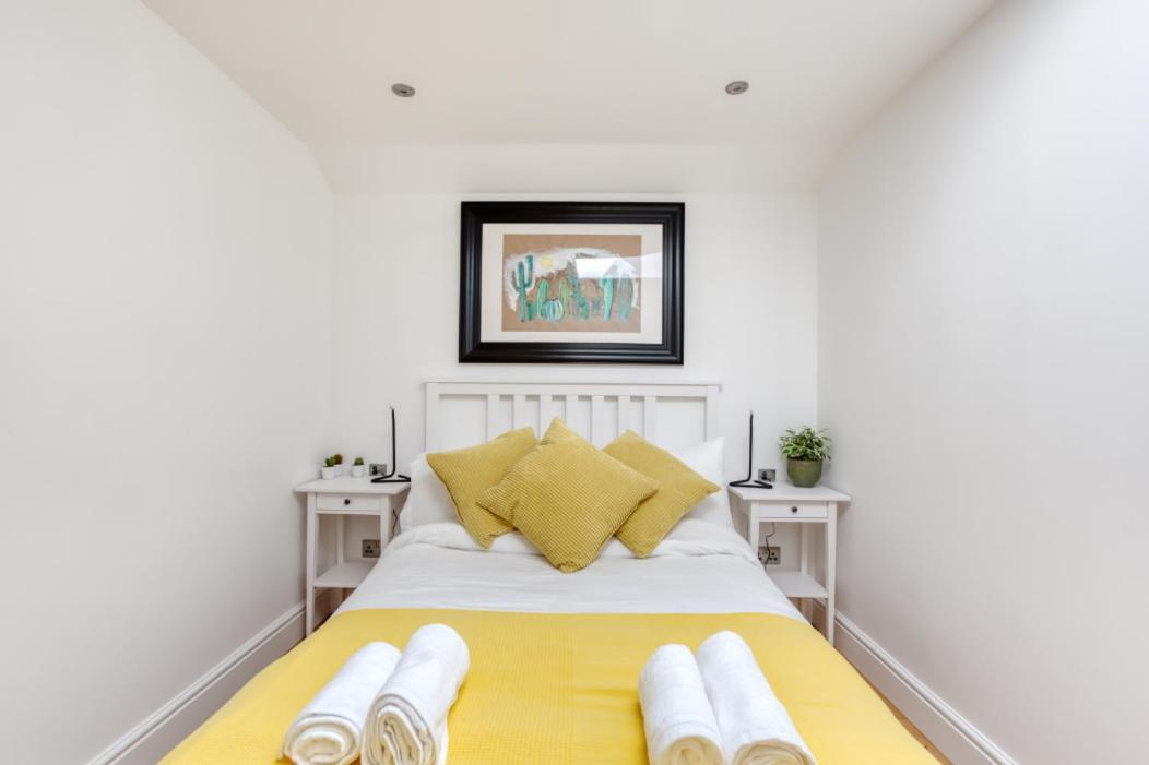 Central Bright 3 Bed Flat With Pool & Parking EDI Buitenkant foto